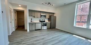 725 W Pratt Gallery 5