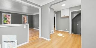 Stunning Renovated 3-Bedroom Bungalow Gallery 4
