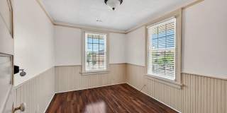 Ideal for Medical Professionals & Students – Spacious 5BR Near Downtown Gallery 25
