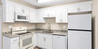 Renovated Townhome in Chesapeake Gallery 9