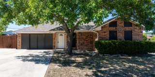 4-Bedroom Home in Western Hills Estates Gallery 1