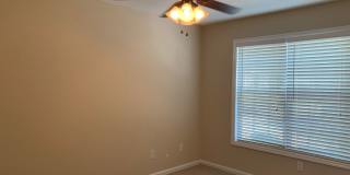 Townhome just minutes to Gate 2. Gallery 23