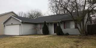 Freshly Painted 3 bedroom House in Bolingbrook! Gallery 1
