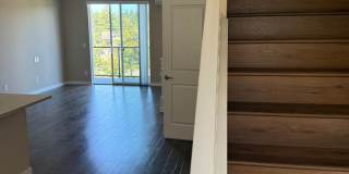 3bd/2.25ba Lake Forest Park Townhome Gallery 5