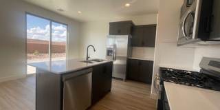 4 Bedroom Desert Providence Gallery 4