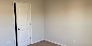 Room in 4 Bedroom Home at Fallen Tree Dr Room in 4 Bedroom Home at Fallen Tree Dr Gallery 9