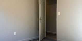 4/2 with open floor plan Available NOW!! Gallery 14