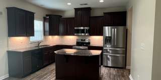 Bright-Sunny 4 Bedroom, 2.5 Bathroom Home - Mooresville Graded Schools - Fresh Paint - Fenced Yard - Community Pool Gallery 5