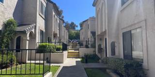 Charming gated 2 Bed 2 Bath Townhouse in Spring Valley Gallery 1