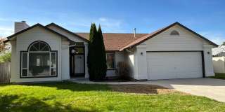 3 bedroom 2 bath In The Heart of Eagle Gallery 1