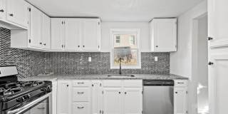 Gorgeous 2 bedroom house in West Mifflin available July 1! Gallery 1