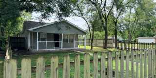 3 Bedroom 2 Bathrooms with Fully Fenced In Yard AVAILABLE NOW!!! Gallery 1