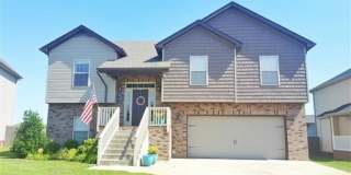 Sweet Splitlevel with Awesome Basement Area Gallery 1