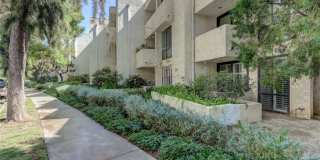 8400 De Longpre Avenue Gallery 1