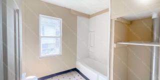 1940 Becker St Gallery 10