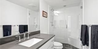 240 Seaview Court # 211 Gallery 14