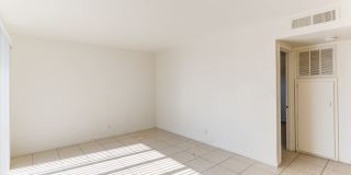 Bright & Spacious 2-Bedroom in the Heart of Las Vegas! Gallery 7