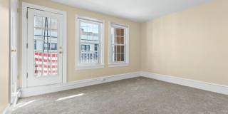 32 S BROADWAY Gallery 7