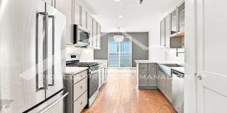 Gorgeous Townhouse with Central AC and Rooftop Deck Gallery 10