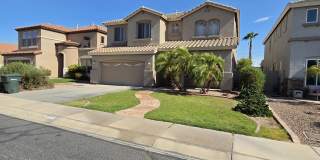 2709 W Redwood Lane Gallery 2