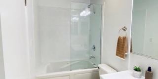 1951 Frank St. / 2519 Virginia Ave Gallery 41