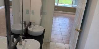 5 bedroom, 3.5 bath Pool Home Gallery 33