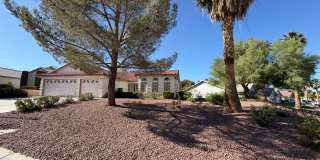 BEAUTIFULLY UPGRADED SINGLE FAMILY HOME - 3 BEDROOM, CORNER LOT WITH VAULTED CEILINGS BEAUTIFULLY UPGRADED SINGLE FAMILY HOME - 3 BEDROOM, CORNER LOT WITH VAULTED CEILINGS Gallery 3