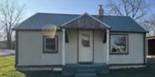 2 bedroom/1 bath w/carport Gallery 1