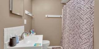 625 Village Ln Gallery 7