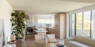 6541 De Longpre Ave 6541 De Longpre Ave Gallery 1