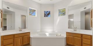 9331 E Mark Lane Gallery 15