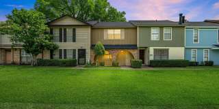 Cute 2bd Townhouse with covered parking Cute 2bd Townhouse with covered parking Gallery 1