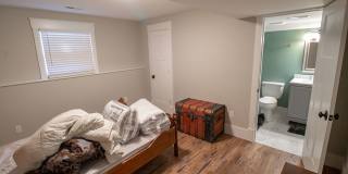 Modern 4bd Home - Fully Furnished Utilities Included Gallery 39