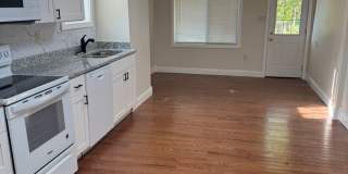 4 bedroom, 1.5 bath, half double house Gallery 1