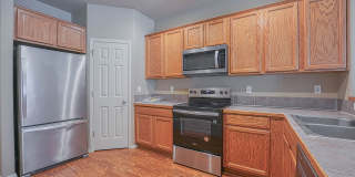 Gorgeous Two Bedroom Townhome in Hillsboro! Gorgeous Two Bedroom Townhome in Hillsboro! Gallery 1