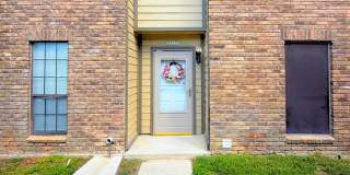 200 Martingale Ln 200 Martingale Ln Gallery 1