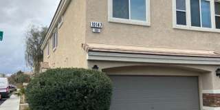 Beautiful 3BR/2.5BA Townhome with 2-Car Garage Near St. Rose Gallery 1