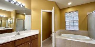 SPACIOUS 5-BEDROOM POOL HOME IN NORTH PORT Gallery 37