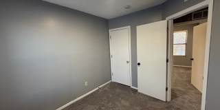 Large 6 Bed Single Family Home in MPLS! Gallery 15