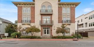 212 SE A Street Gallery 1