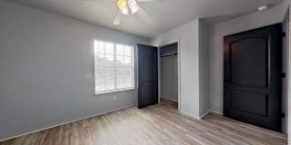 2 WEEKS FREE RENT + $1,095 + NEW STAINLESS STEEL APPLIANCES! Gallery 17