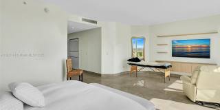 16500 Collins Ave Gallery 50