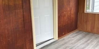 Charming 3 bedroom 1 bath Gallery 5