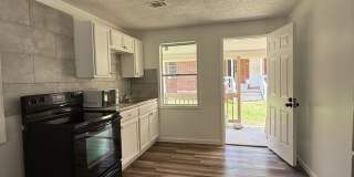 Freshly renovated 3 bedroom unit! Gallery 1