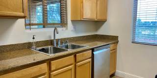 Spacious Two Bedroom featuring Ensuite Bathrooms! TWO ASSIGNED PARKING SPACES! Air Conditioning Included! Gallery 27