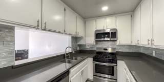 Gorgeous 2 Bed/2 bath apartment in excellent Sherman Oaks area! Gallery 11