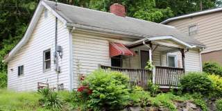 1 Bed/1 Bath Home steps from the Downtown Campus - Available Now, June, July or August! Gallery 3