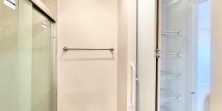 12 Bond Street Gallery 33