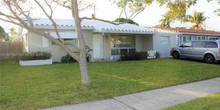 1900 N 32nd Ct Gallery 1