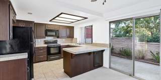 Escondido 2 bed 2.5 bath condo for lease Gallery 5